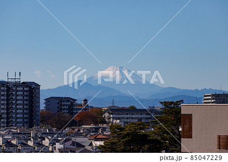 富士山、西東京市から見た冠雪の富士山方向の景色 85047229