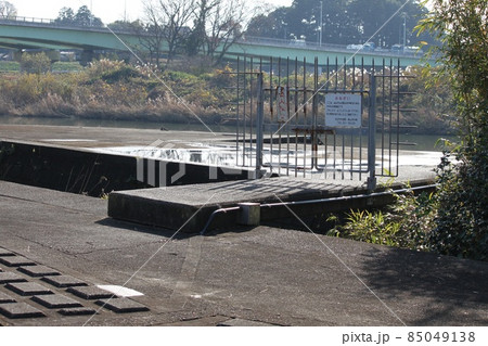 河川にあるコンクリート構造物 河川にあるコンクリート構造物 85049138