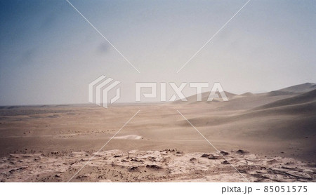 広大なゴビ砂漠〜1991年3月（陽関遺跡付近･敦煌市郊外 甘粛省／中華人民共和国） 85051575