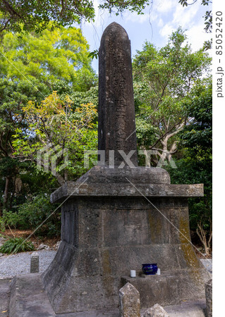 ひめゆりの塔と慰霊碑 ひめゆりの塔と慰霊碑 85052420