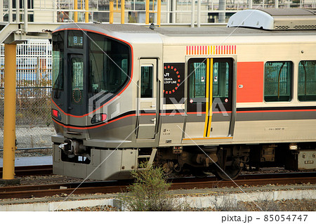 森ノ宮電車区にて留置中の大阪環状線323系電車 森ノ宮電車区にて留置中の大阪環状線323系電車 85054747