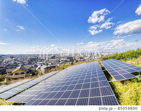 【HDR】山の斜面に設置されたソーラーパネル 【HDR】山の斜面に設置されたソーラーパネル 85059800