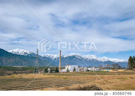 【初冬】鉄塔と煙突と後立山連峰【大町市】 85060746