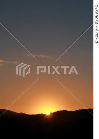 日の出 85069541