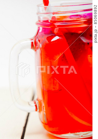 fresh fruit punch drink 85069892
