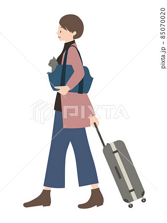 キャリーバッグに入れた猫と スーツケースを運んでいる女性 帰省やペット旅行等のイメージに のイラスト素材