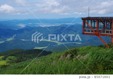 部子山 能楽の里牧場跡からの眺め 福井県今立郡池田町 部子山 能楽の里牧場跡からの眺め 福井県今立郡池田町 85071601