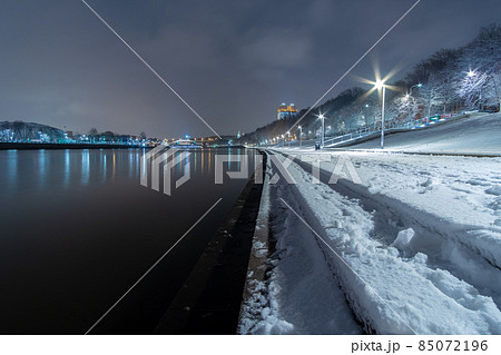 View of the Moskva River embankment at night in winter.  85072196