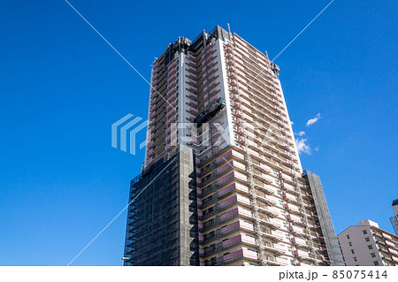 高層マンションの大規模修繕外壁養生 85075414