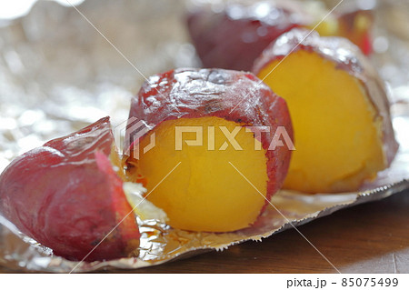 秋の味覚　やきいも 85075499