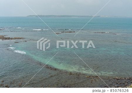 Twin Hearts Stone Weir cover in water at Penghu island Twin Hearts Stone Weir cover in water at Penghu island 85076326