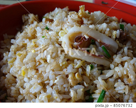 Close up shot of fried rice with squid 85076732