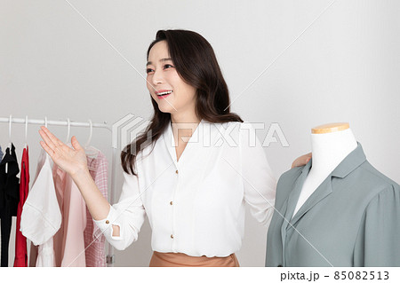 Asian Korean woman shopping host, live commerce sale show concept Asian Korean woman shopping host, live commerce sale show concept 85082513