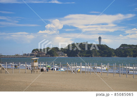 【藤沢市】鵠沼海岸から眺める江の島 【藤沢市】鵠沼海岸から眺める江の島 85085065