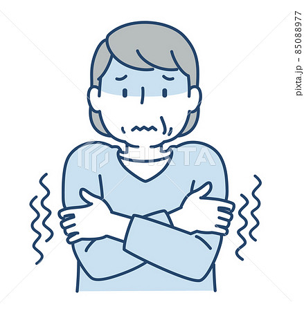 寒くて震えているシニア女性 85088977