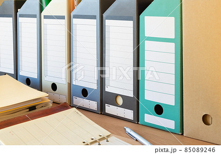 ファイルボックスでデスクの整理　A4判ペーパーボックスで書類整理 85089246