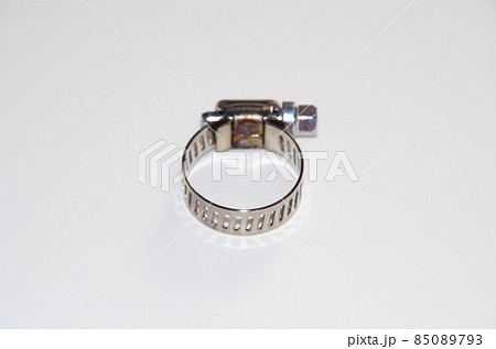 パイプにホースを固定する金具のバンド部分 85089793