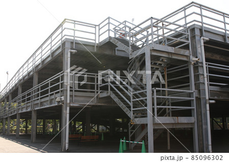 立体駐車場 85096302