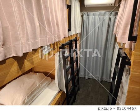 ドミトリーのベッド 85104467