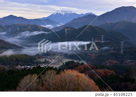 明地峠からの大山（伯耆富士）と雲海 85106225