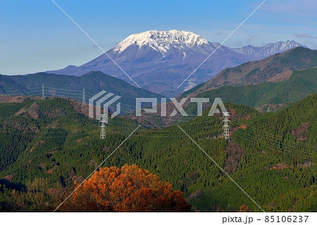 明地峠からの大山（伯耆富士） 85106237