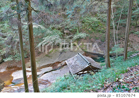 【龍鎮神社】 奈良県宇陀市室生大野 85107674