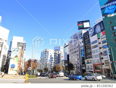 表参道交差点　青山通り 85108362