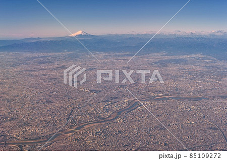 埼玉県・川口市付近上空 空から眺める関東平野と富士山の風景 埼玉県・川口市付近上空 空から眺める関東平野と富士山の風景 85109272