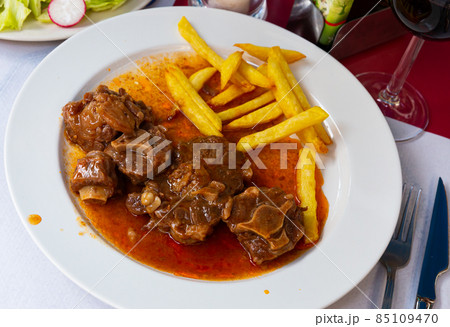 Meat for bull tail stew Rabo de toro Spain 85109470