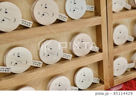 下鴨神社の境内の河合神社の鏡絵馬 下鴨神社の境内の河合神社の鏡絵馬 85114429