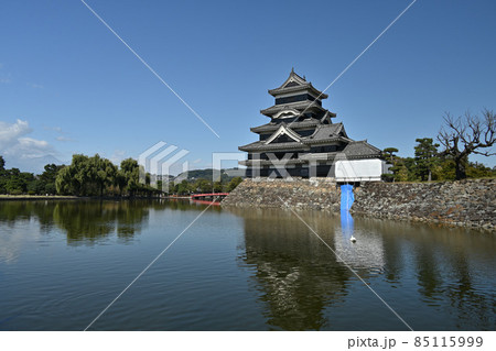 国宝松本城 松本のシンボル五重の天守として日本最古 国宝松本城 松本のシンボル五重の天守として日本最古 85115999