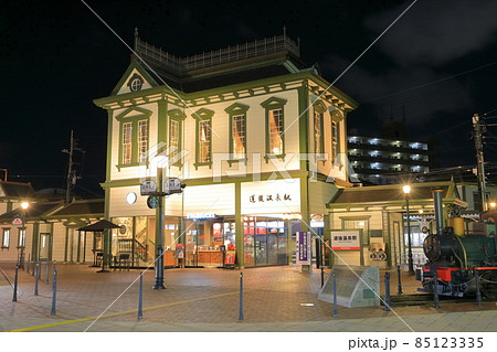 【愛媛県】道後温泉駅の夜景 85123335