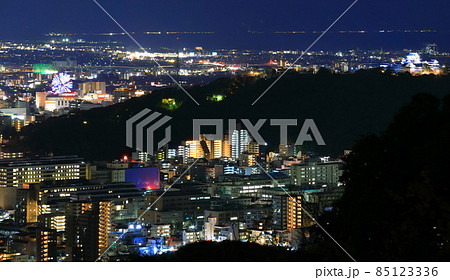 【愛媛県】松山市街地の夜景 85123336