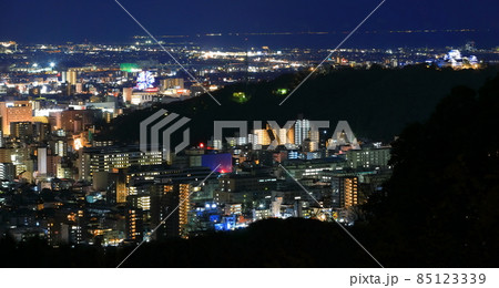 【愛媛県】松山市街地の夜景 85123339