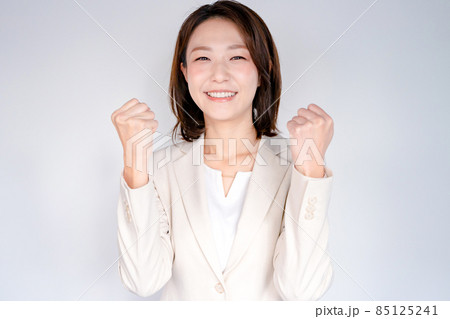 ビジネス 女性【背景なし】 ビジネス 女性【背景なし】 85125241
