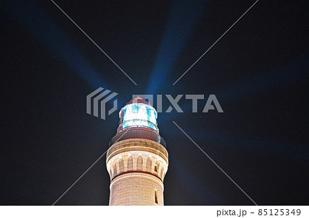 ライトアップされた角島灯台 85125349