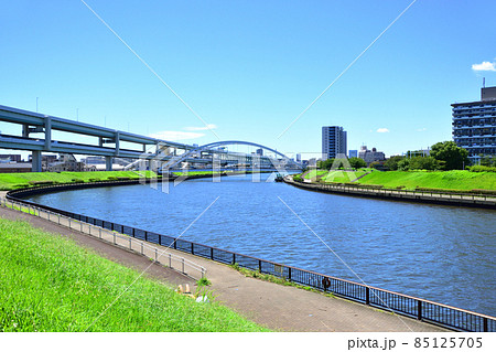 東京都、隅田川の風景(豊島橋付近) 85125705