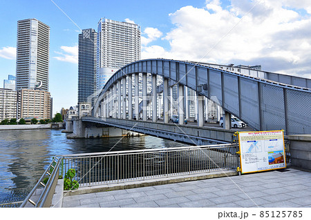 東京都、隅田川(勝鬨橋)の風景 85125785