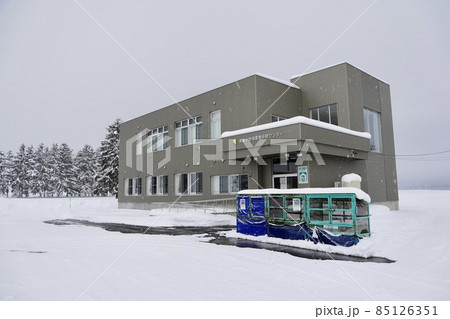美葉牛地域農業研修センター(北竜町立美葉牛小学校あと) 美葉牛地域農業研修センター(北竜町立美葉牛小学校あと) 85126351