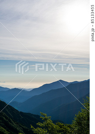 【国道439号線】酷道から見る山並みと朝陽 85133455