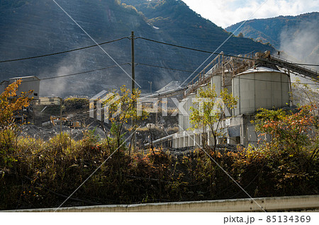 土石の採石加工工場 85134369