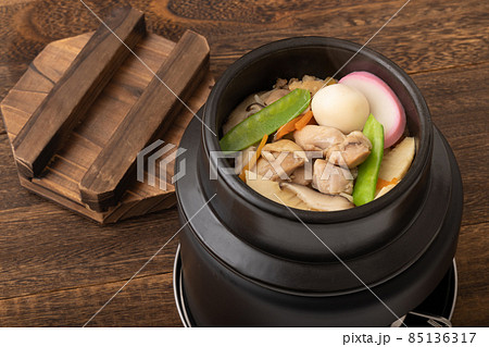 五目釜飯 (鶏五目釜飯) 五目釜飯 (鶏五目釜飯) 85136317