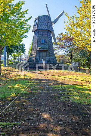 見沼元圦公園 風車 秋の風景 見沼元圦公園 風車 秋の風景 85137096