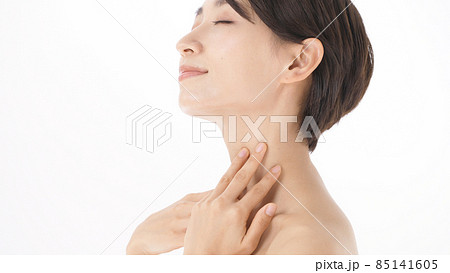 ビューティー　首筋　デコルテ　リンパ 85141605