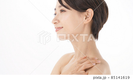 ビューティー　首筋　デコルテ　リンパ 85141619