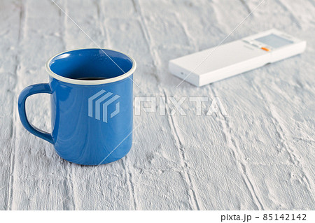 コーヒーと白のリモコン 85142142
