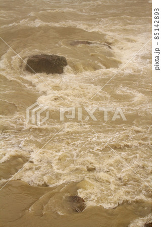 飛騨川の濁流 飛騨川の濁流 85142893