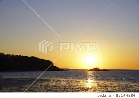 夕日 太陽 空 85144884
