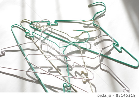 針金ハンガー（ワイヤーハンガー） 85145318