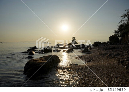 雨晴海岸の朝焼け 雨晴海岸の朝焼け 85149639